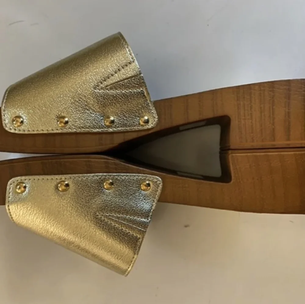 Sandals - Picture 4 of 9